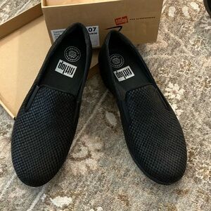 Nwt fit flop superstate black snake size 7